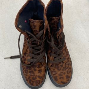 Airwalk Womens Leopard Print Skate Shoes Sz 8.5 High Hi Top Cheetah Anim…